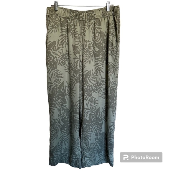 C&C California Elastic Waist Cropped Tropical Wide Leg Olive leaf Pants - Picture 1 of 11